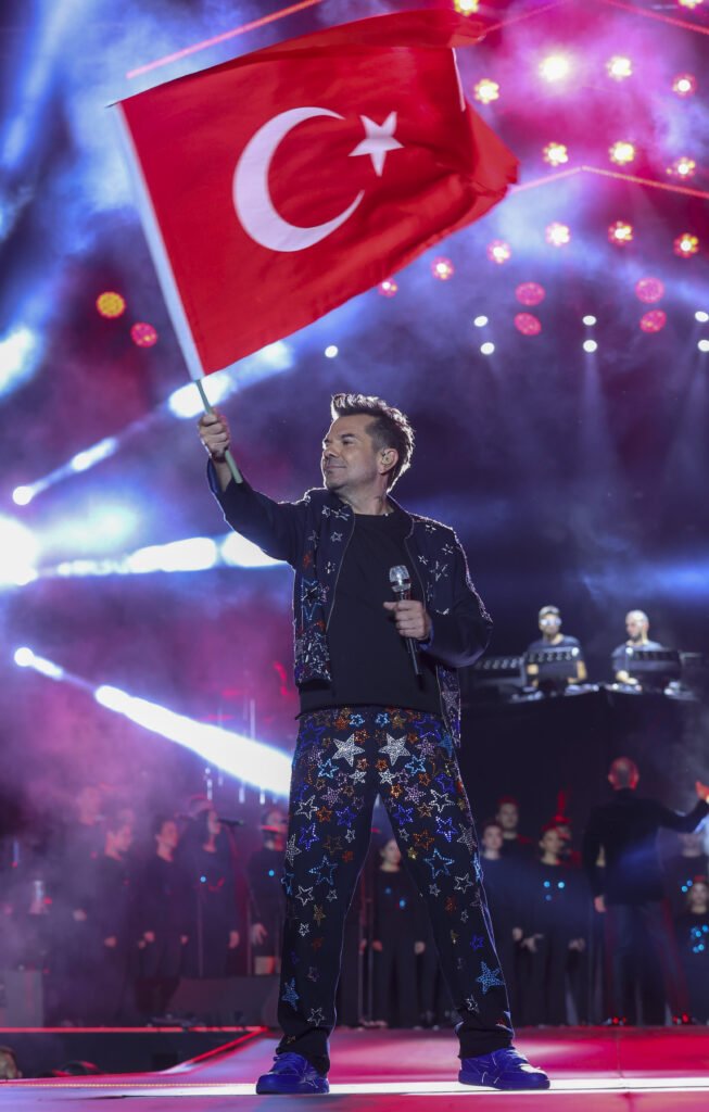 Antalya’da Cumhuriyet’in Coşkusu Zirveye Ulaştı - Mega TV ZLKF9457 - Mega TV