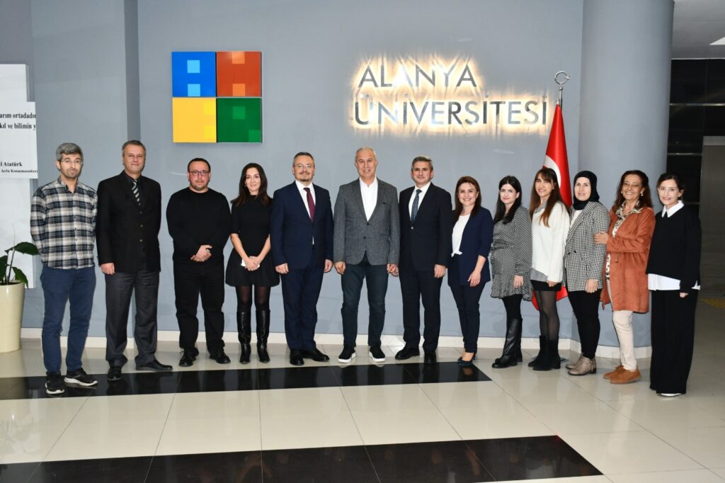 Alanya Üniversitesi’nden Başkan Özçelik’e Plaket - Mega TV WhatsApp Image 2024 11 22 at 11.12.36 - Mega TV