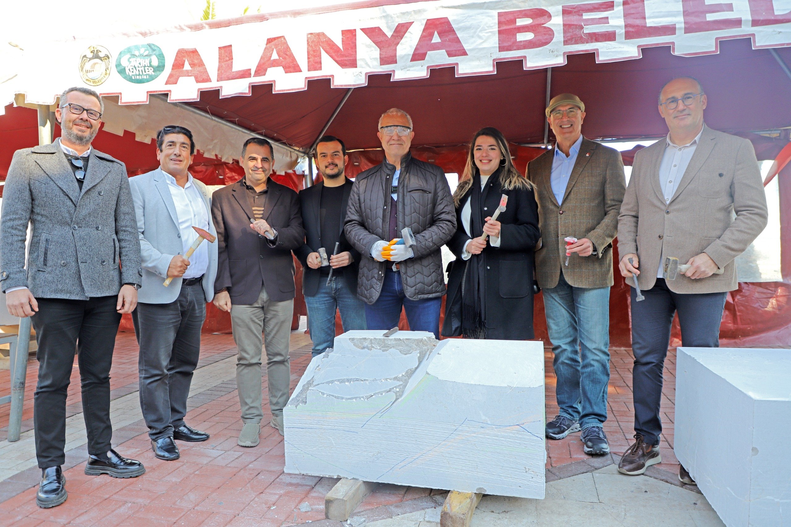 Başkan Özçelik’ten Alanya Uluslararası Taş Heykel Sempozyumu’na Davet