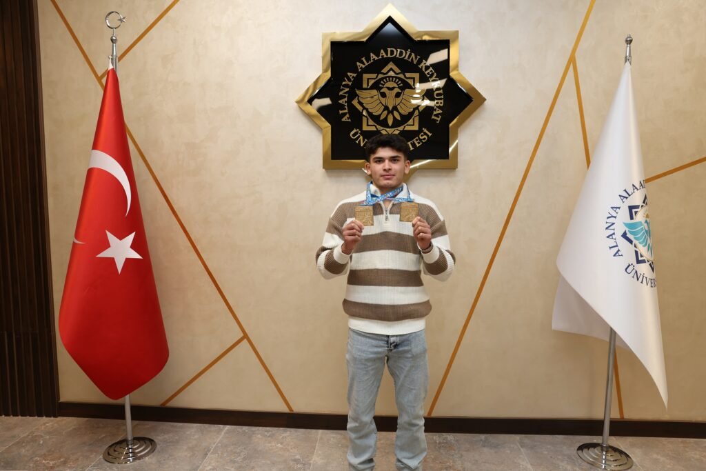 ALKULU YUSUF KERIM CEVIK AVRUPA KUPASI SAMPIYONU OLDU 3 - Mega TV