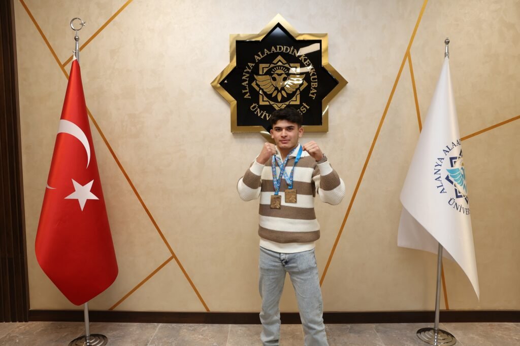 ALKULU YUSUF KERIM CEVIK AVRUPA KUPASI SAMPIYONU OLDU 4 - Mega TV