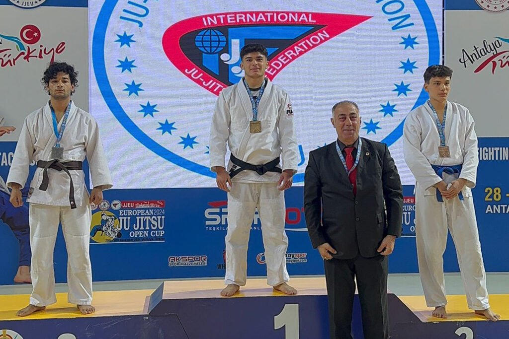 ALKULU YUSUF KERIM CEVIK AVRUPA KUPASI SAMPIYONU OLDU 6 - Mega TV