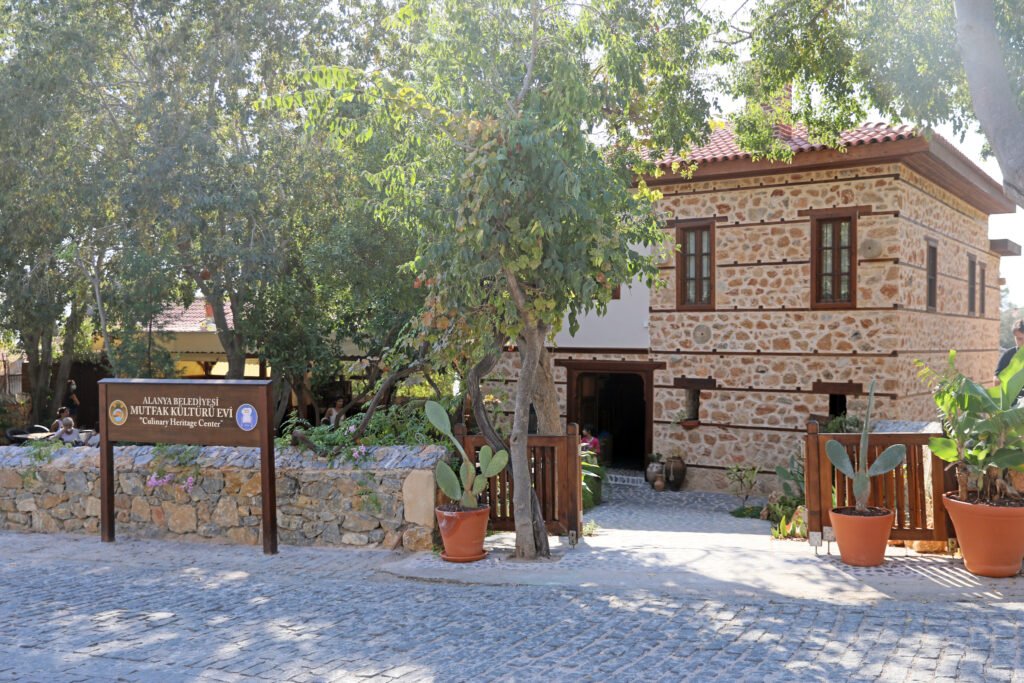 İstanbul Gastronomi Festivali’nde Alanya Belediyesi’ne Ödül - Mega TV MUTFAK KULTURU EVI 1 - Mega TV