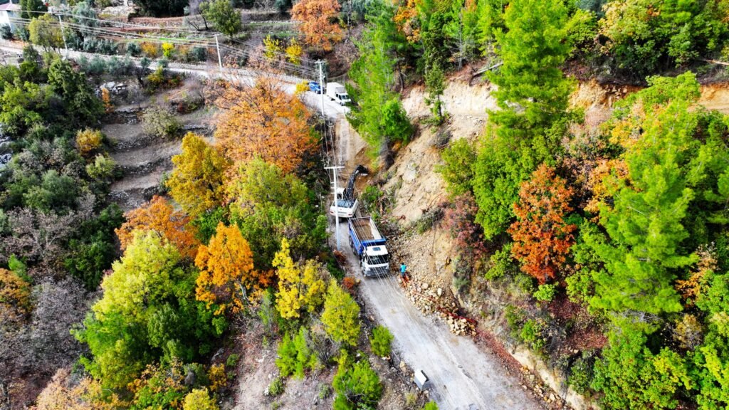 Alanya Belediyesi 18 Yıldır Açılmayan Yolları Açıyor - Mega TV WhatsApp Image 2024 12 06 at 11.47.30 2 - Mega TV