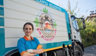 Alanya’nın Temizliğine Kadın Eli Değdi
