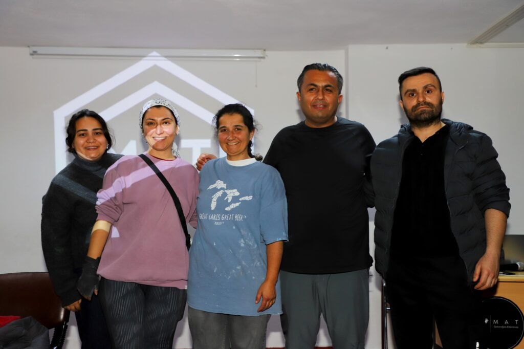 Heykeltıraşlar Öğrencilerle Sanat Konuştu - Mega TV WhatsApp Image 2024 12 17 at 08.56.52 1 - Mega TV