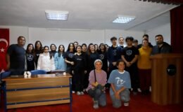 Heykeltıraşlar Öğrencilerle Sanat Konuştu