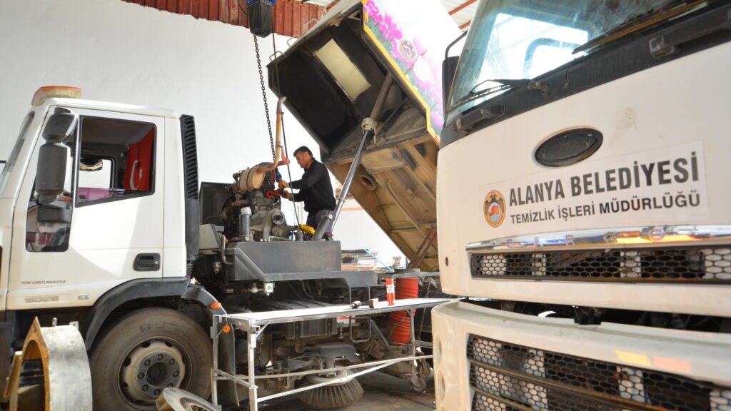 Belediye Araçları Kapsamlı Bakıma Alındı - Mega TV WhatsApp Image 2024 12 19 at 14.10.42 - Mega TV