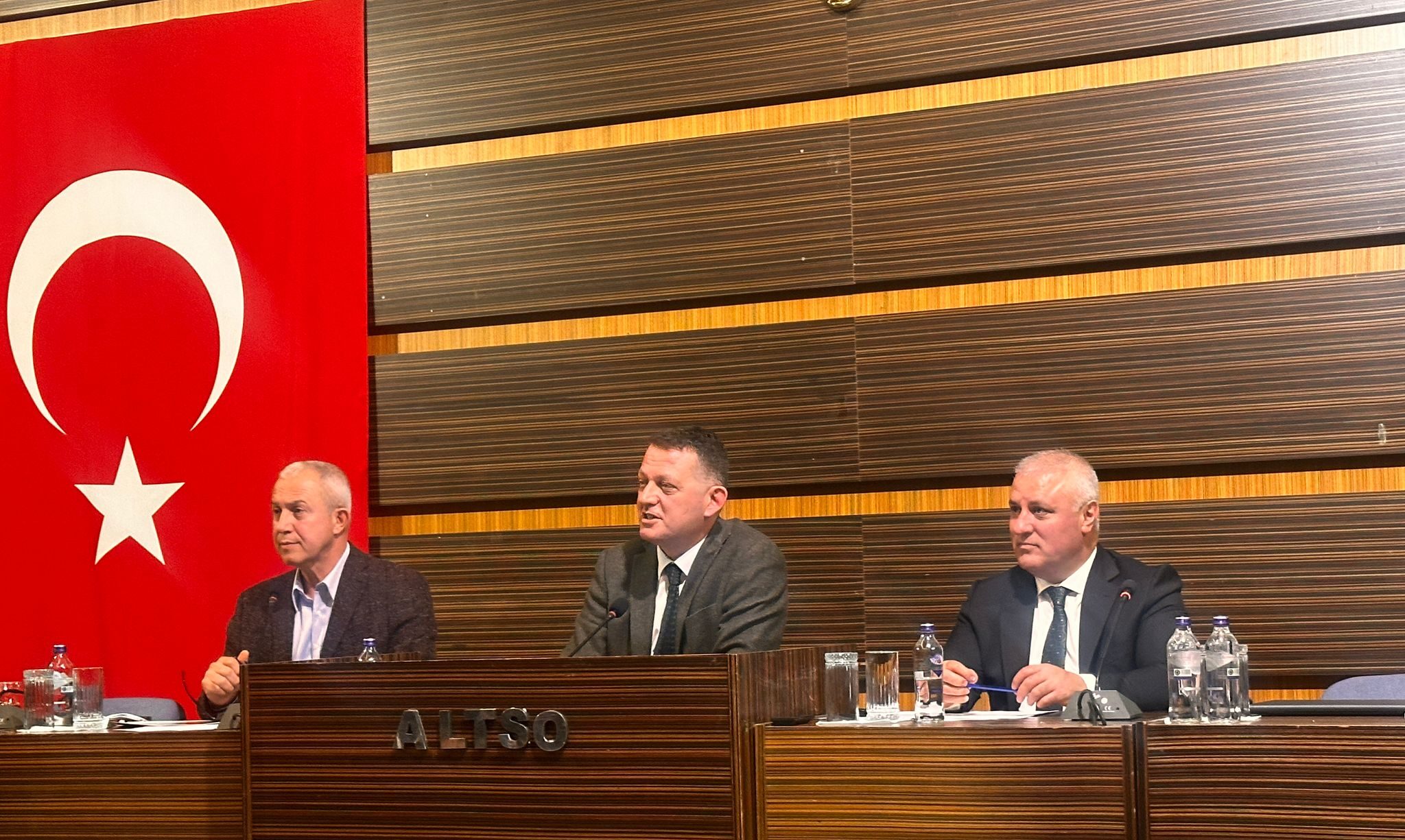 Alanya’nın Sorunlarına Başkan Özçelik’ten Net Mesaj