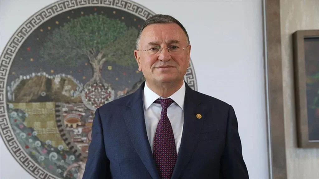 son dakika lutfu savas chpden ihrac edildi - Mega TV