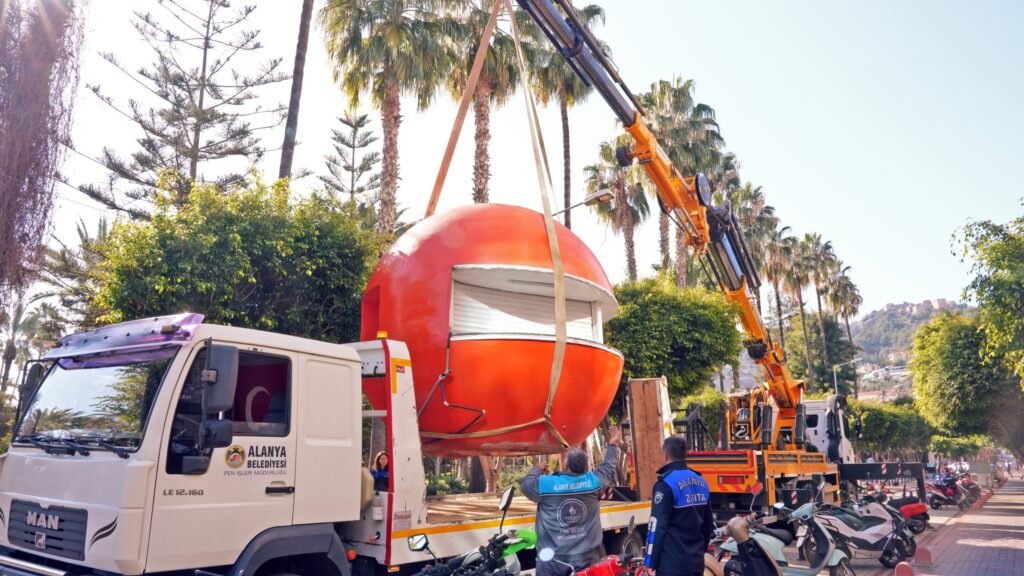 Alanya'da Kaçak Portakal Büfeler Kaldırılıyor - Mega TV 9443eee0 3fd4 4926 acda 741f5a342c26 - Mega TV