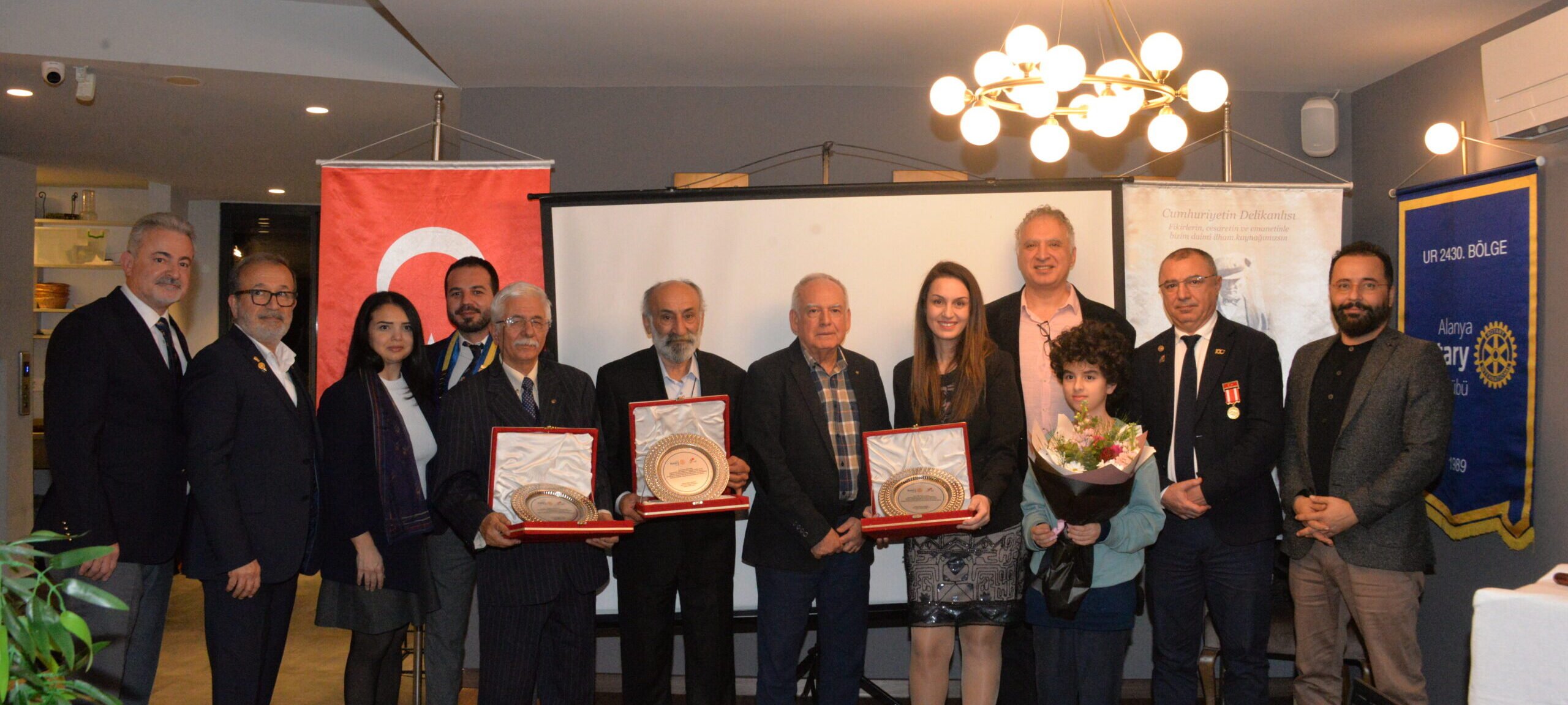 Alanya Rotary Kulübü’nden Meslek Hizmet Ödülleri Sahiplerini Buldu