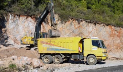 Alanya Belediyesi’nden Kırsal Mahallelerde Yol Çalışması