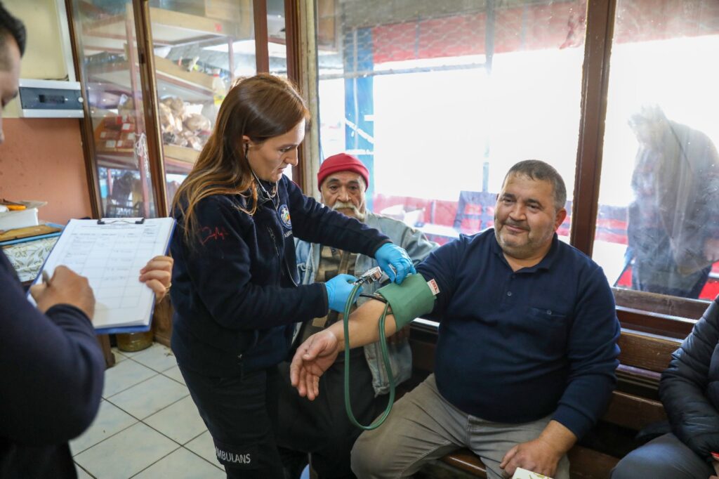 Evde Sağlık Taramaları Yılbaşında da Devam Ediyor - Mega TV WhatsApp Image 2024 12 31 at 16.34.30 1 - Mega TV
