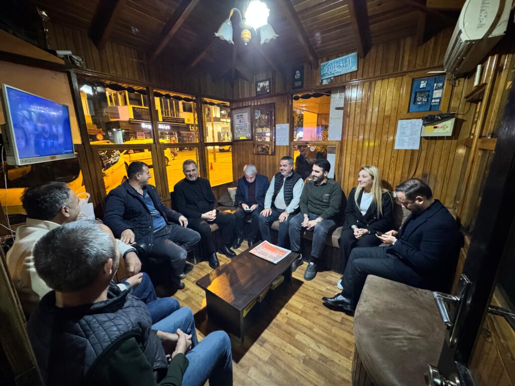 AK Parti İlçe Başkanı Mehmet Şarani Tavlı ve Yönetim Kurulu Üyeleri Yılın Son Gününde Tam Kadro Sahada! - Mega TV WhatsApp Image 2024 12 31 at 21.37.00 - Mega TV