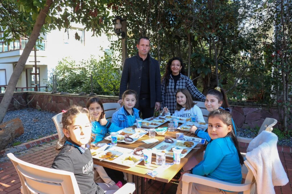 Gazipaşa Belediyesi'nden Kültür Kafede Askıda Yemek Projesi - Mega TV WhatsApp Image 2025 01 07 at 14.04.36 1 - Mega TV