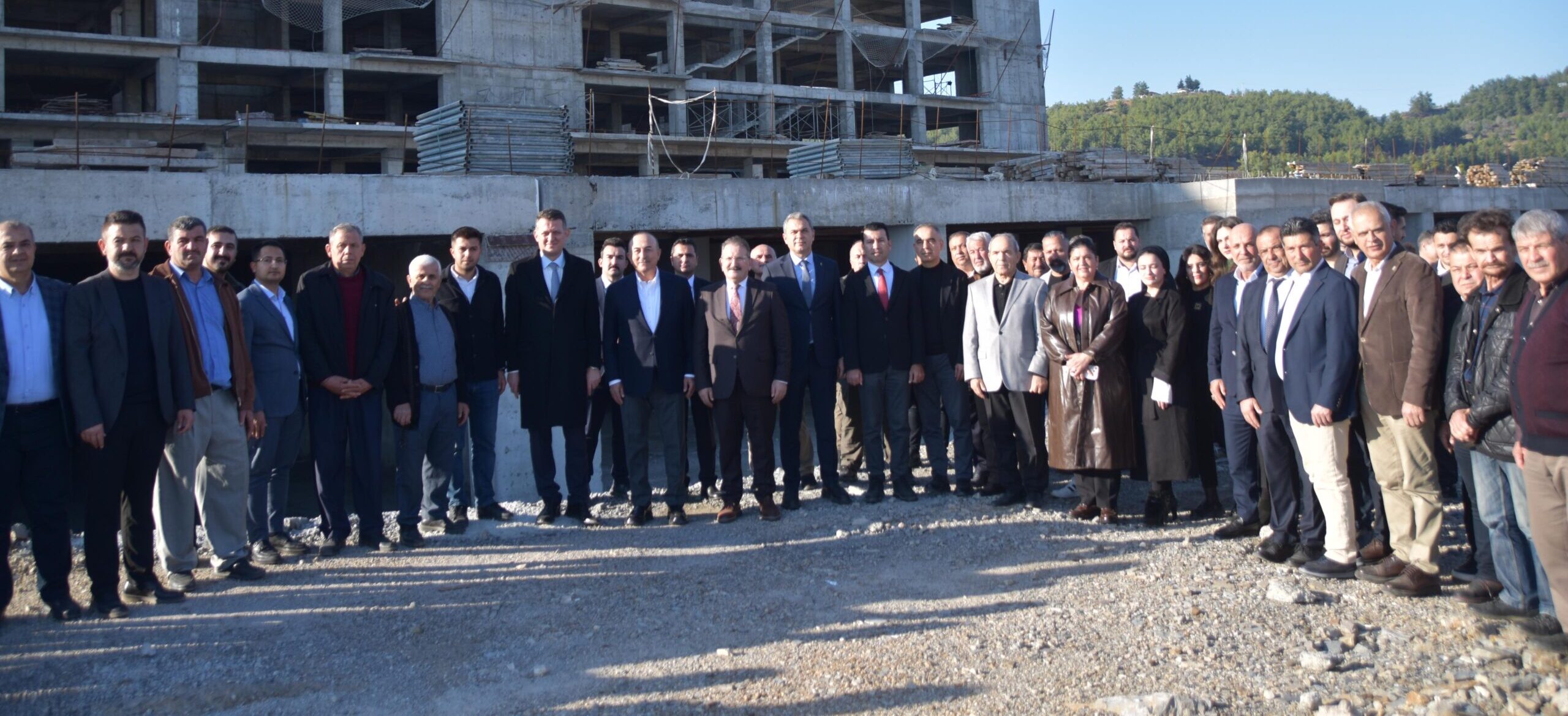 Mevlüt Çavuşoğlu Alanya’da Gençlere ve Yatırımlara Destek Verdi
