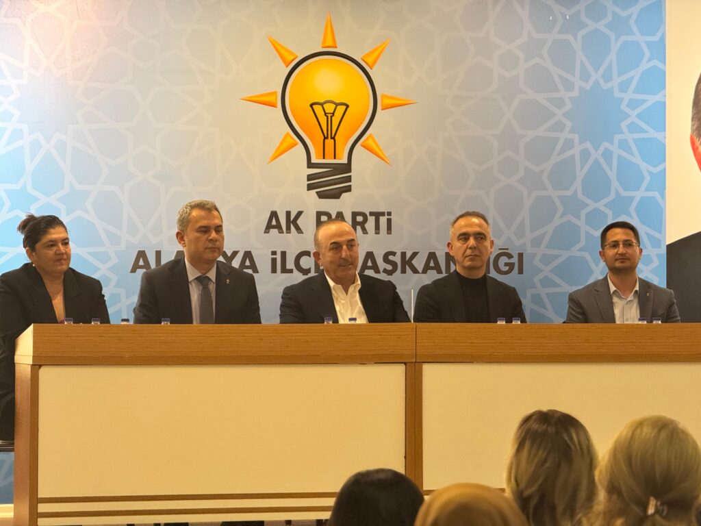 Mevlüt Çavuşoğlu Alanya’da Gençlere ve Yatırımlara Destek Verdi - Mega TV WhatsApp Image 2025 01 10 at 20.18.35 - Mega TV