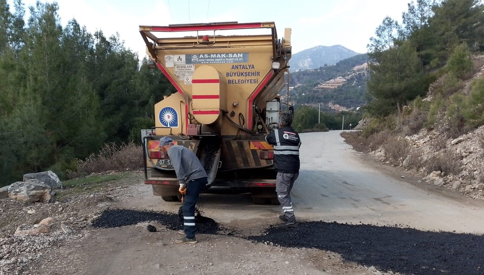 Antalya Büyükşehir’den Kırsal Yollarda Bakım Çalışmaları