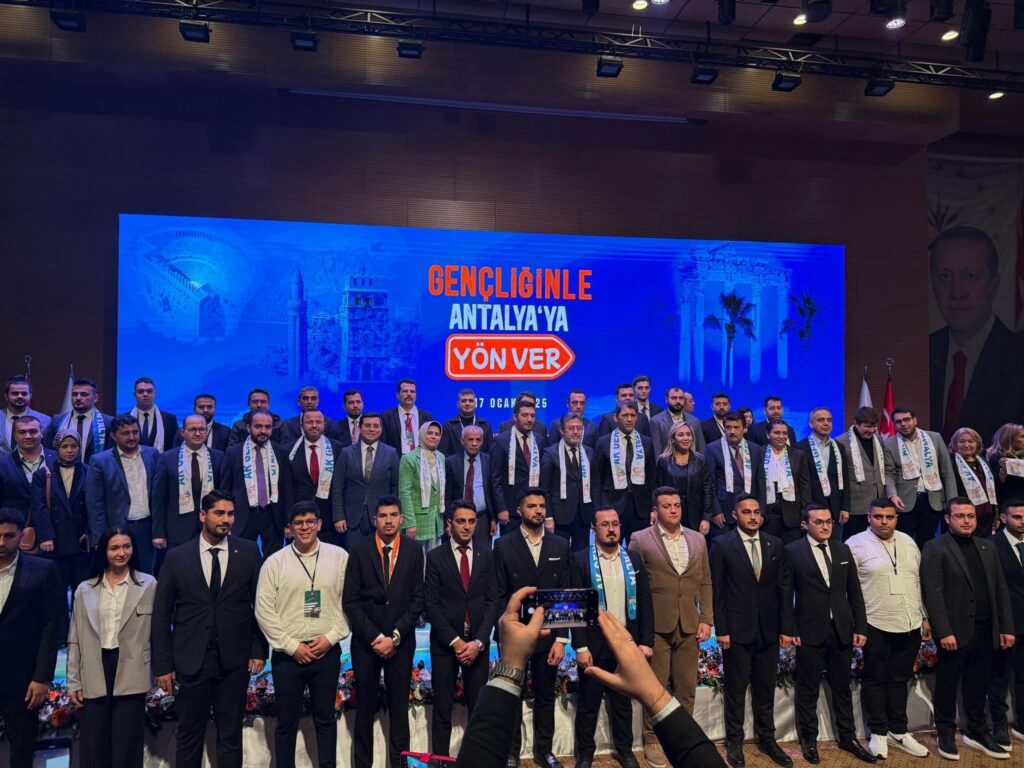 Antalya Gençlik Kolları 7. Olağan Kongresi Gerçekleşti - Mega TV WhatsApp Image 2025 01 18 at 11.59.43 - Mega TV