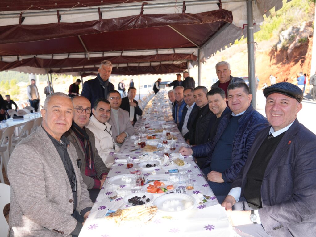 Başkan Özçelik'ten Bademağacı'na Müjdeler - Mega TV WhatsApp Image 2025 01 26 at 18.39.25 - Mega TV
