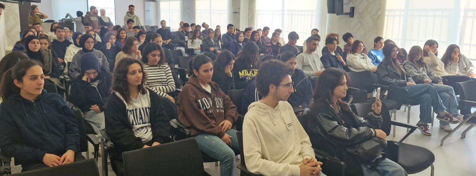 Kariyer Günleri’nde Gençlere Eczacılık Mesleği Anlatıldı