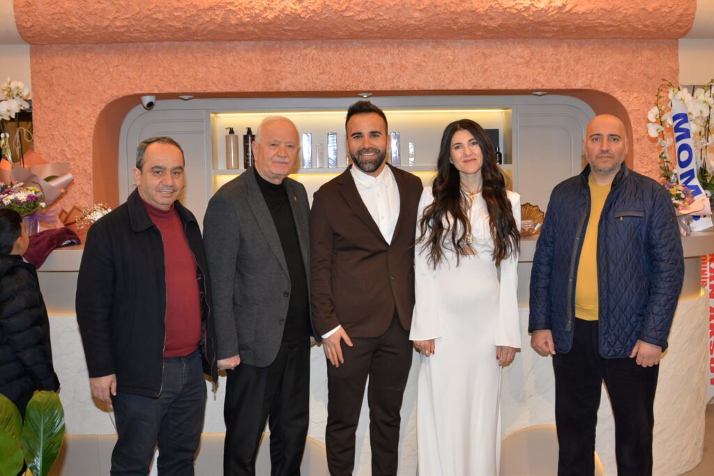 Ayaz Karabay Esi Nuri Demir ve Ekibi - Mega TV