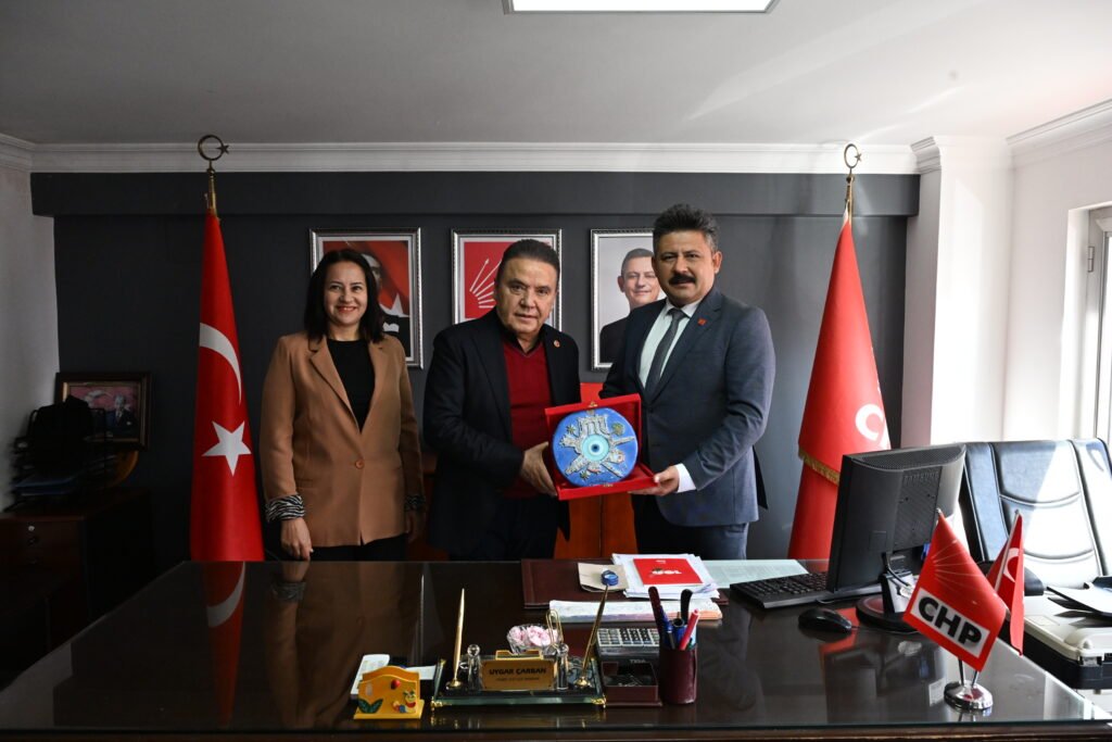 Baskan Bocek Finike ziyaret 2 - Mega TV