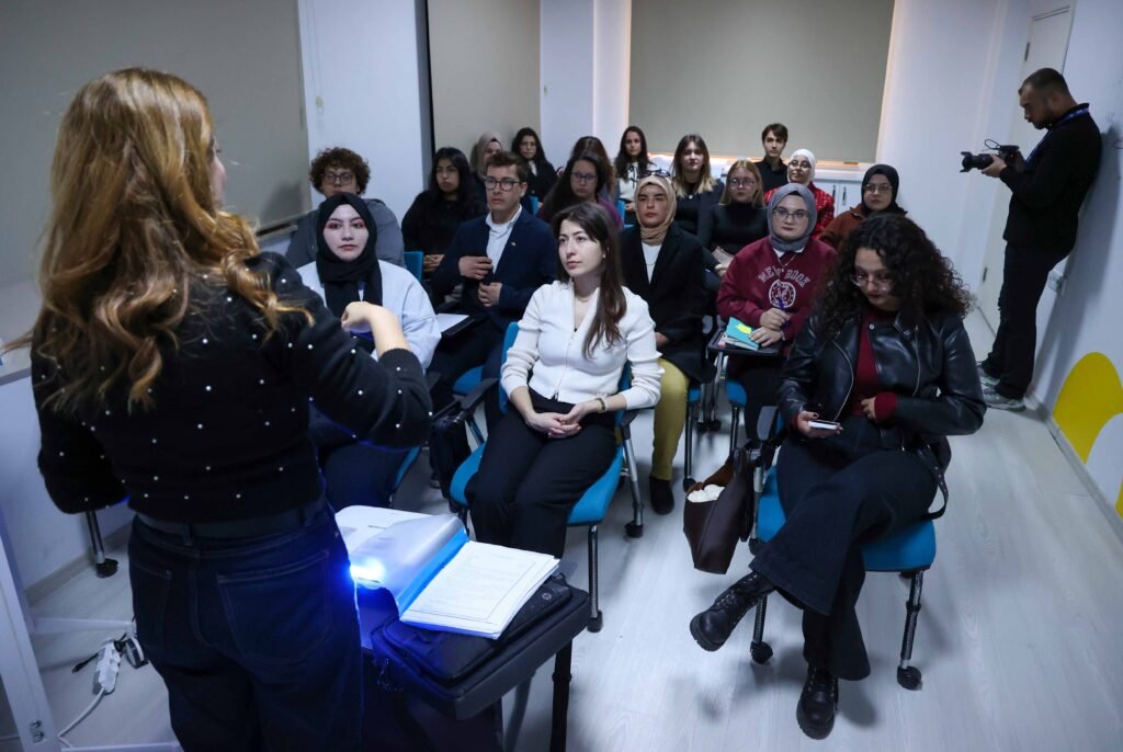 Buyuksehir gencleri egitimlerle guclendiriyor 5 1 - Mega TV