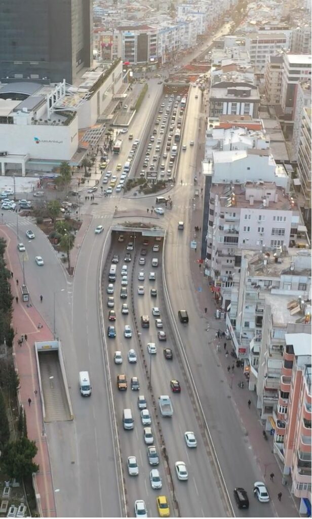 Trafikte otobuslere ozel serit uygulamasi basladi 2 - Mega TV