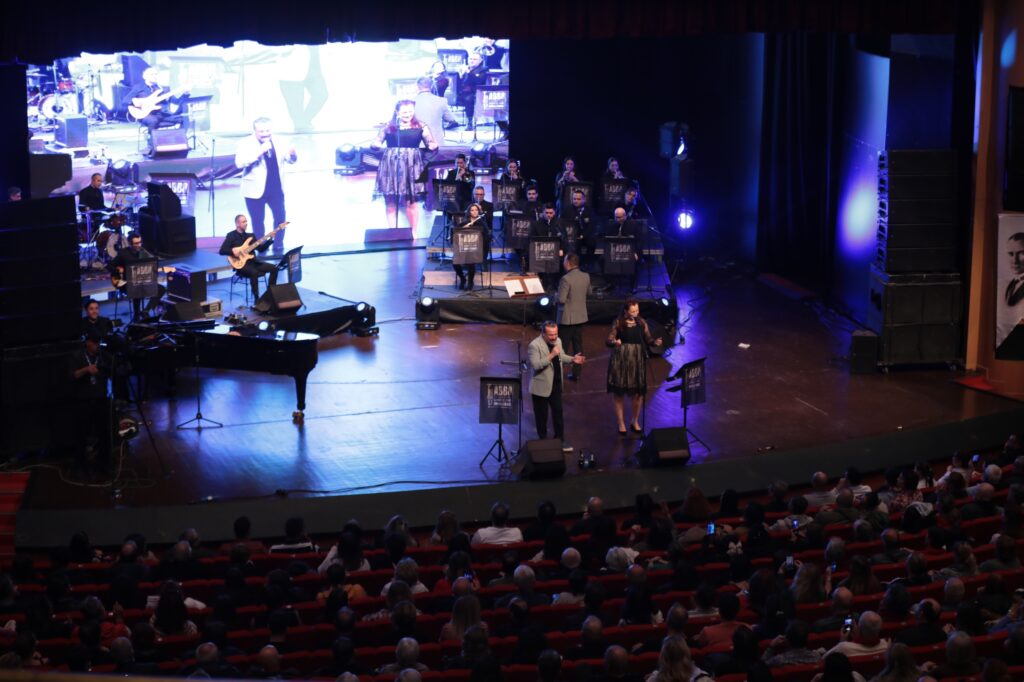 Ustalara Saygi Konserine buyuk ilgi 10 - Mega TV