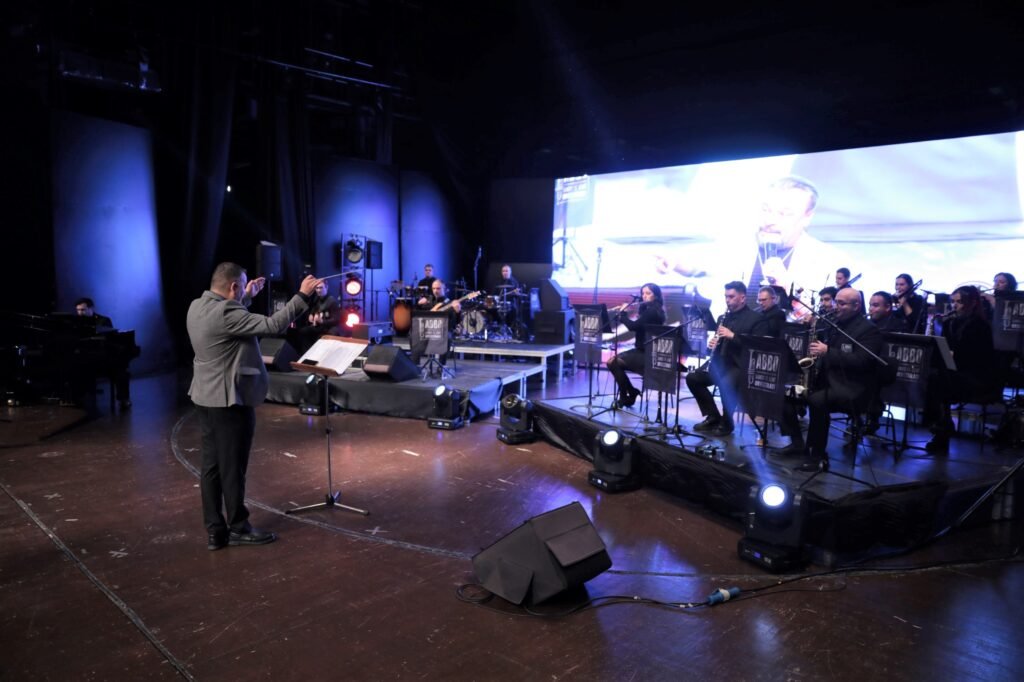 Ustalara Saygi Konserine buyuk ilgi 2 - Mega TV