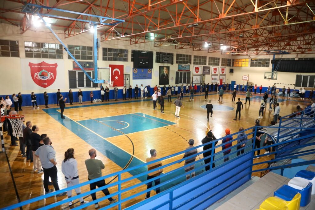 Alanya Belediyesi Zeybek Kursları'nın İkinci Dönemi Büyük İlgiyle Başladı - Mega TV WhatsApp Image 2025 02 05 at 14.09.04 1 - Mega TV