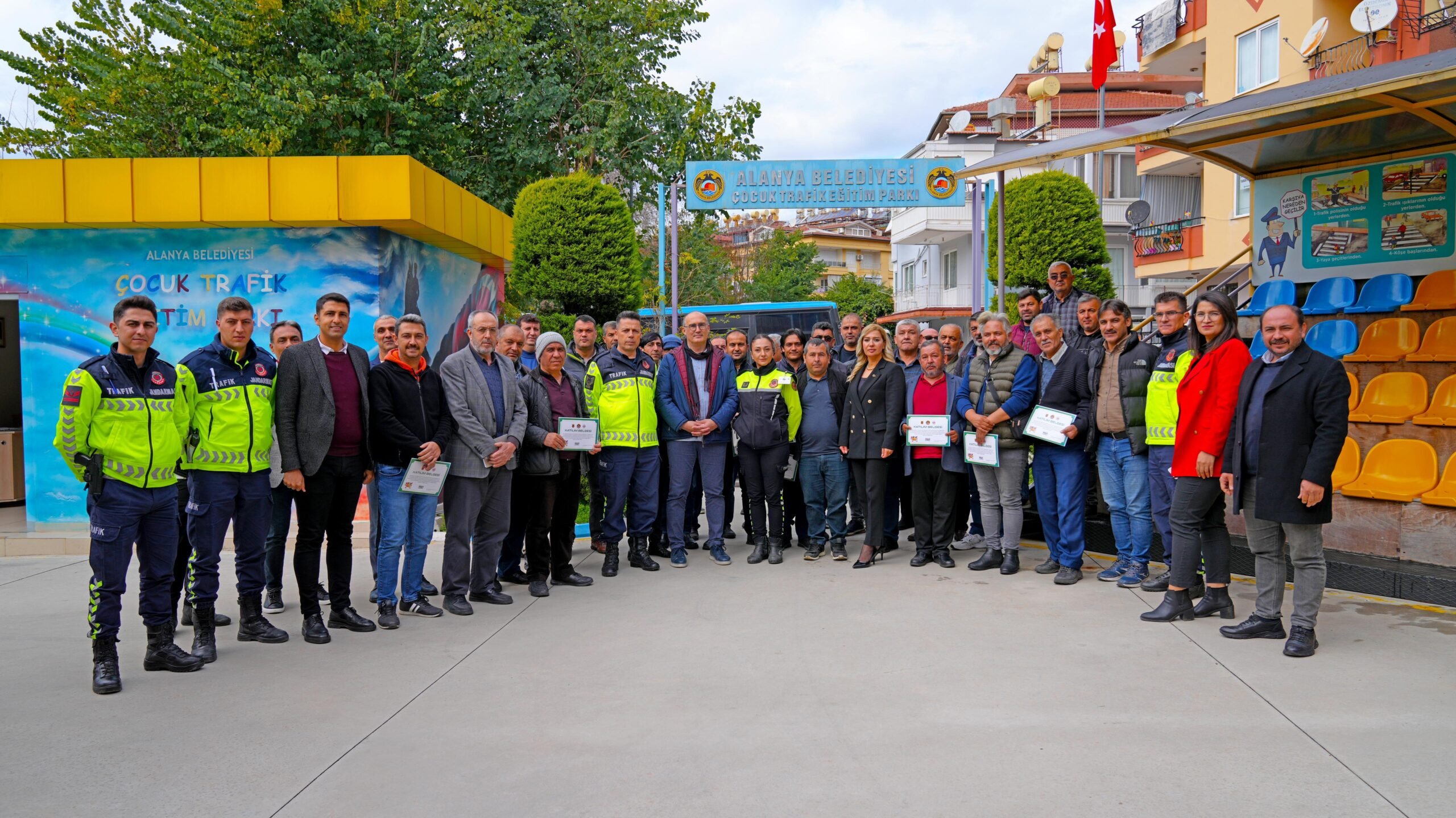 Alanya’daki Halk Otobüsü Sürücülerine Eğitim Verildi