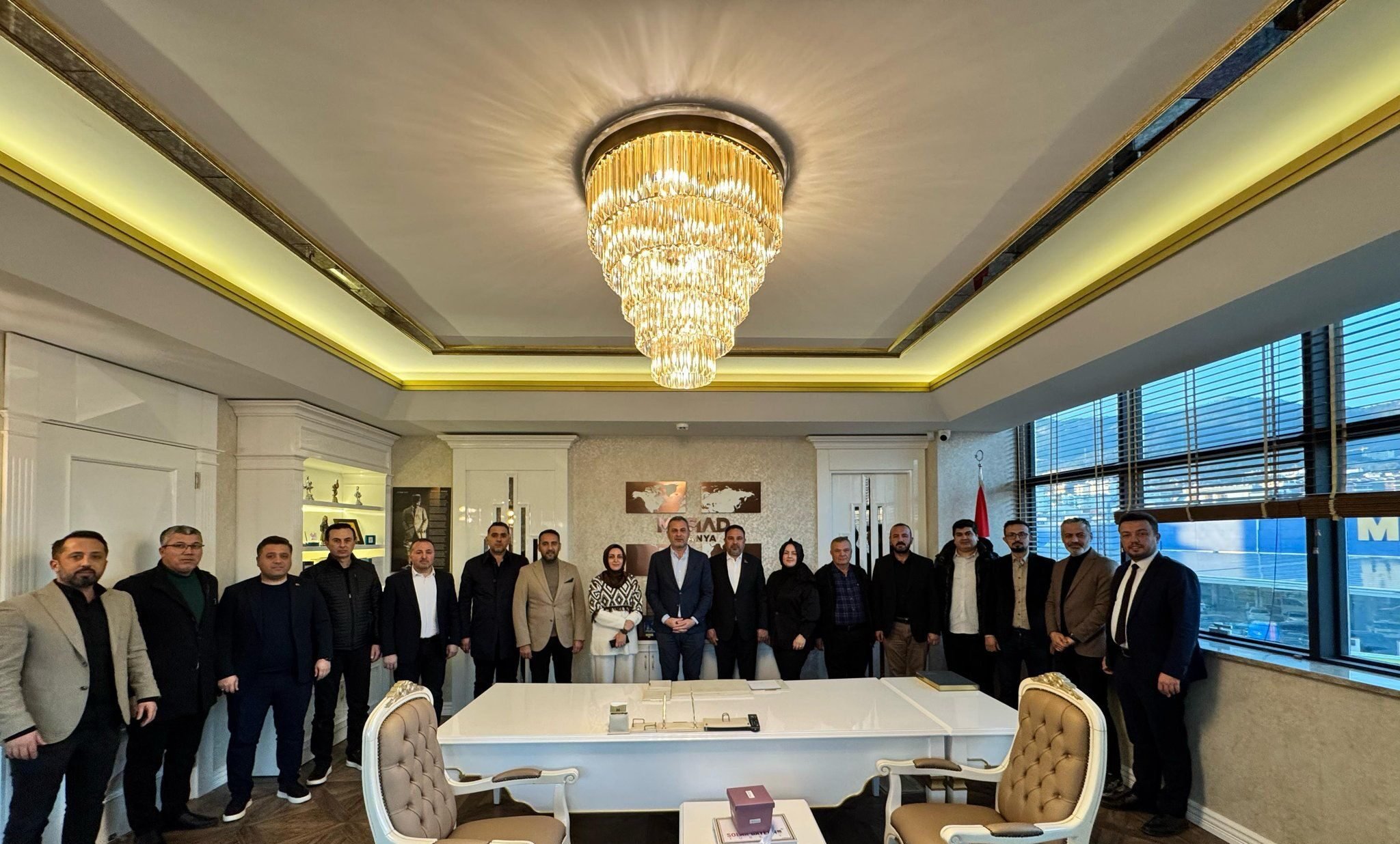 Ak Parti’den Başkan Kara’ya Tebrik Ziyareti