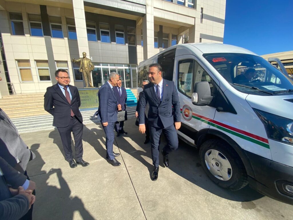 Gazipaşa Adliyesi'ne "0" km Tam Donanımlı Keşif Aracı Tahsis Edildi - Mega TV WhatsApp Image 2025 02 20 at 13.20.52 - Mega TV