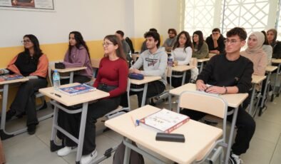 Alanya Belediyesi’nden 694 Öğrenciye Ücretsiz Eğitim