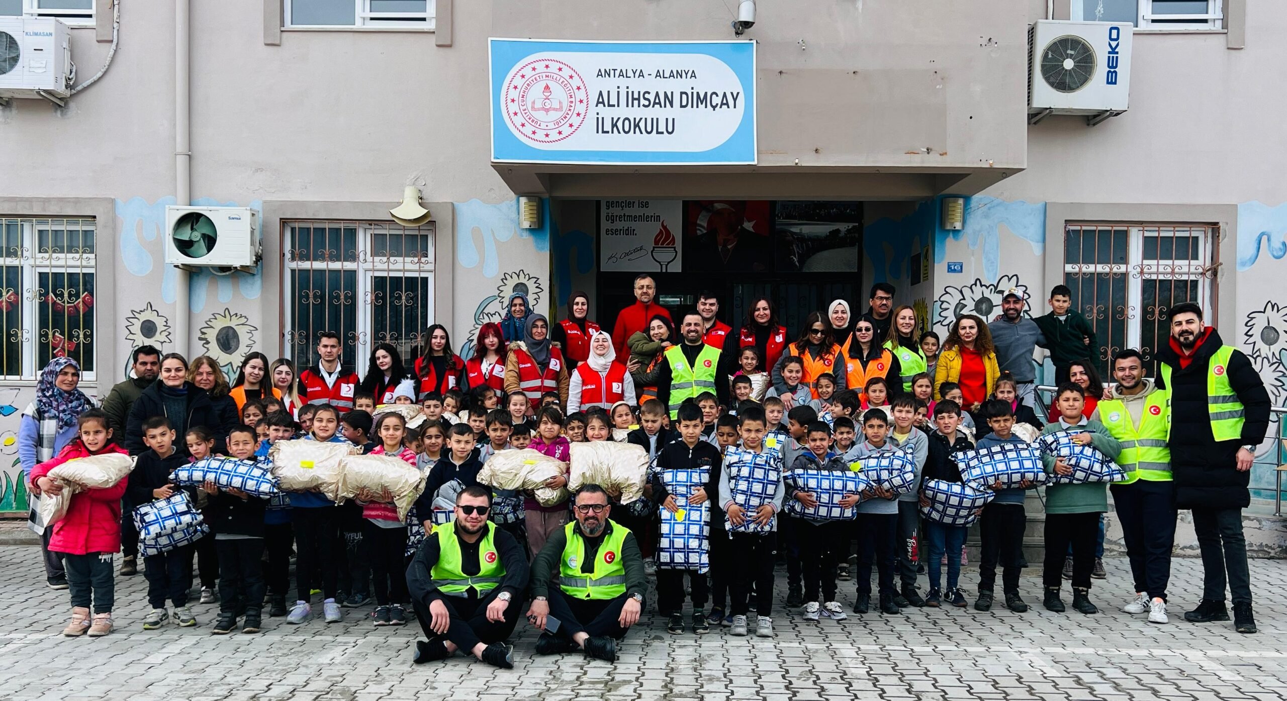 Alanya Sevdalıları Derneği’nden Miniklere Anlamlı Ziyaret