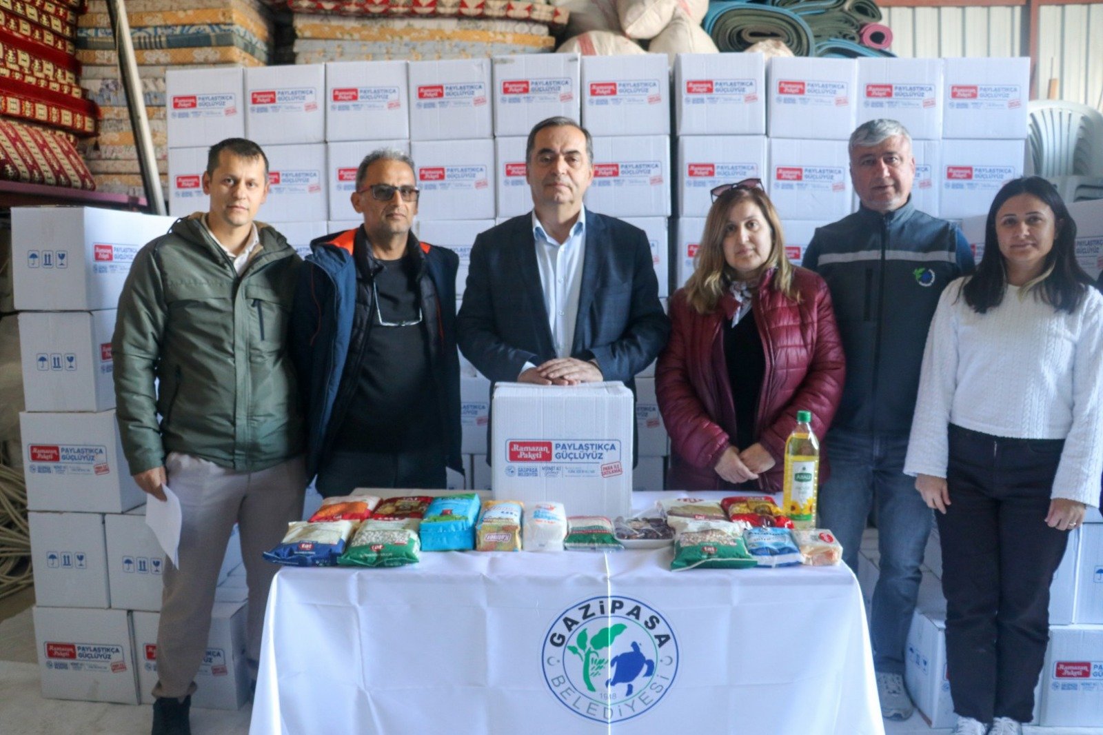 Gazipaşa Belediyesi’nden İhtiyaç Sahibi Ailelere Gıda Yardımı