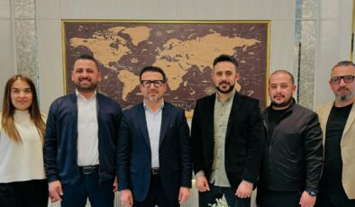 Alanya Sevdalıları Derneği’nden Ali Yetgin’e Teşekkür Plaketi