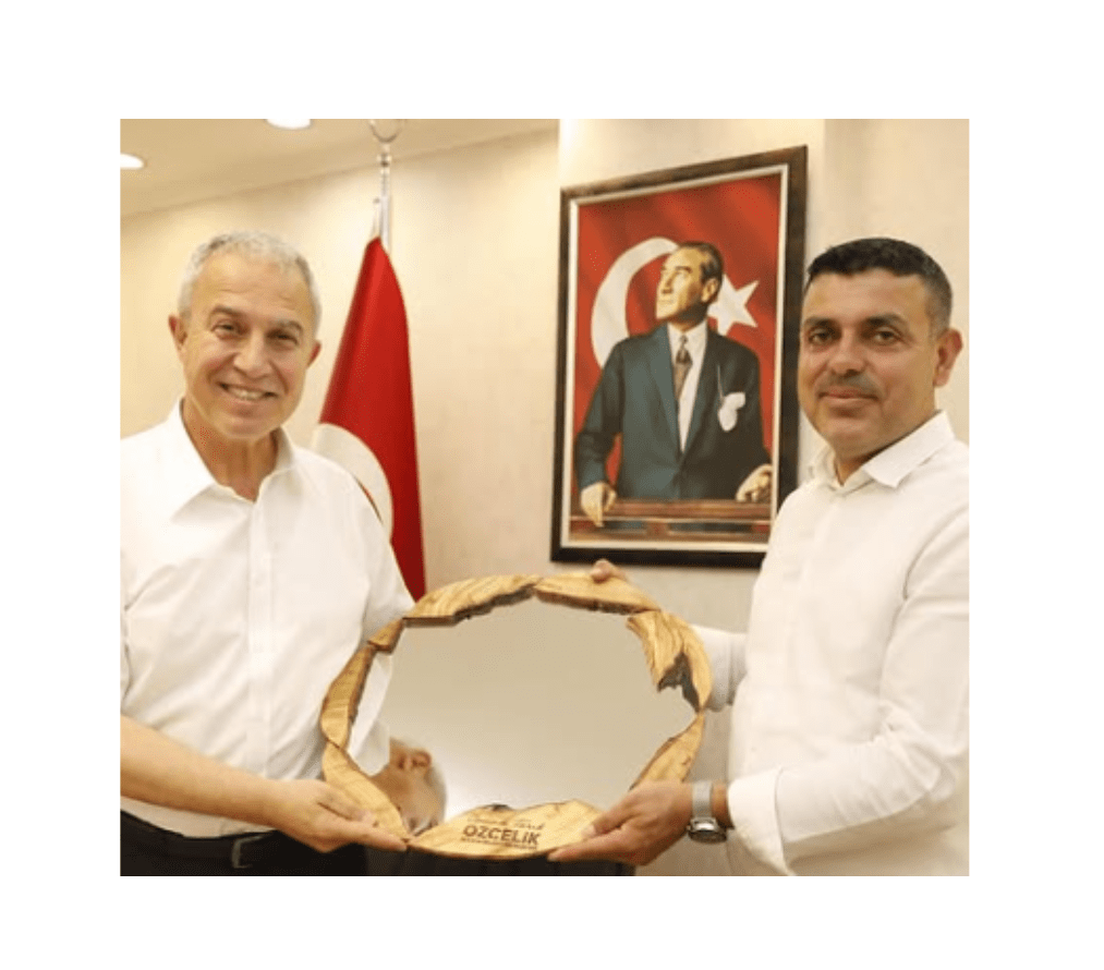 Hüseyin Gök'ten Başkan Özçelik'e Teşekkür - Mega TV White And Red Modern Breaking News Instagram Post - 2025-02-20T150923.149
