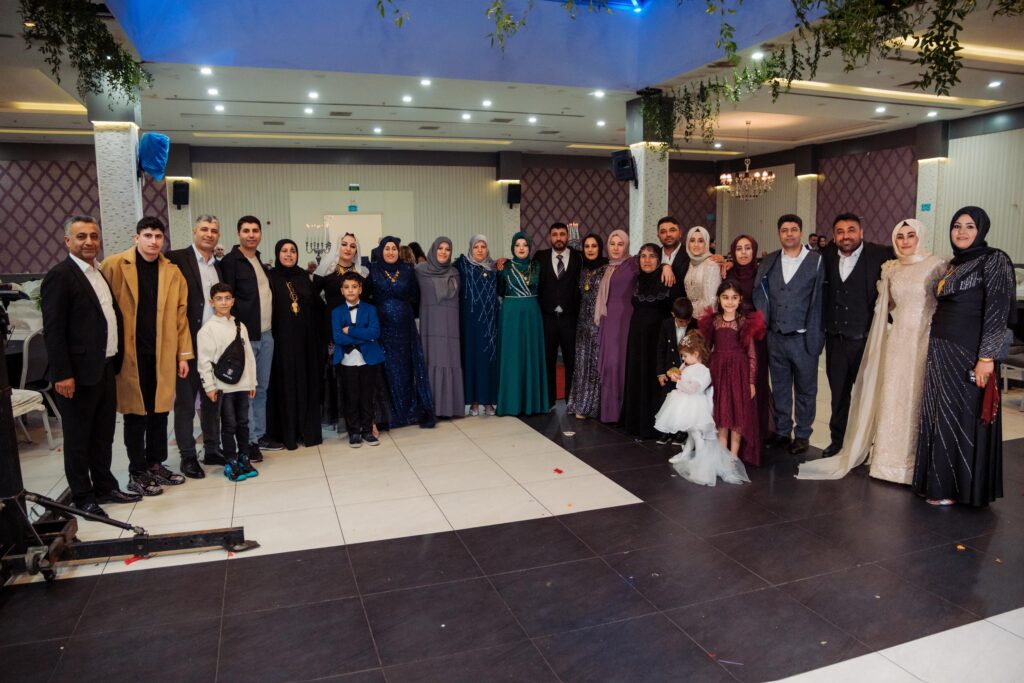 aile fotografi eklenebilir - Mega TV