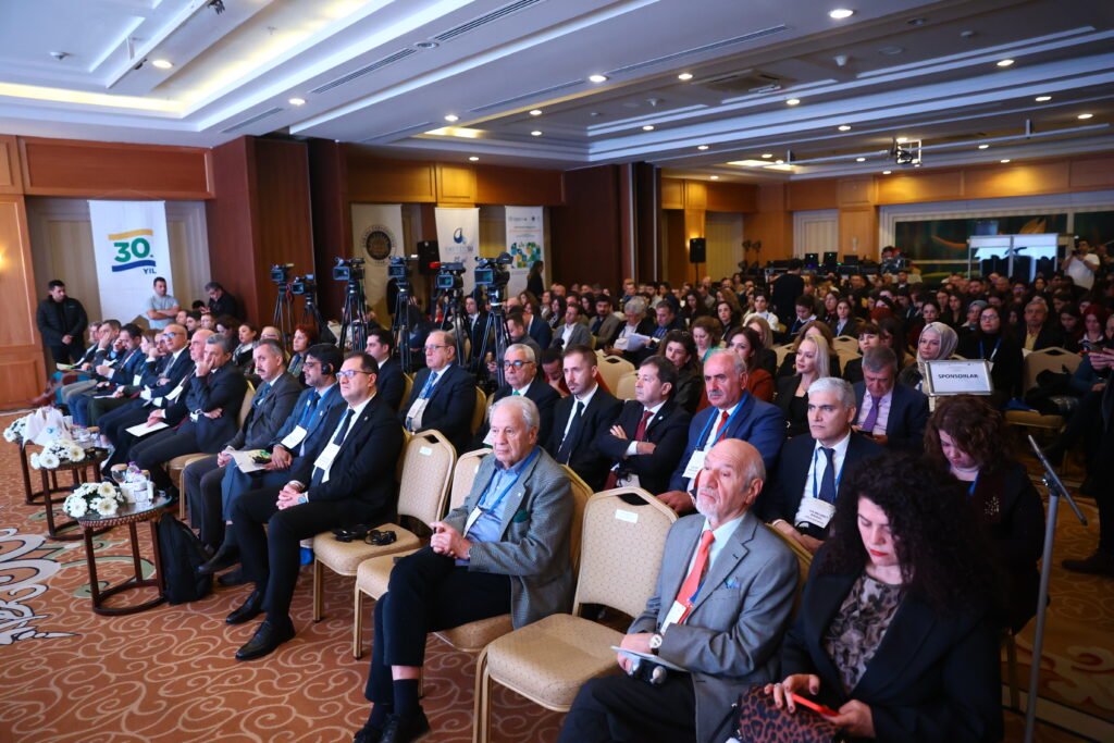 ‘Surdurulebilir Gelecek Icin Cevre Egitimi Kongresi basladi 4 - Mega TV