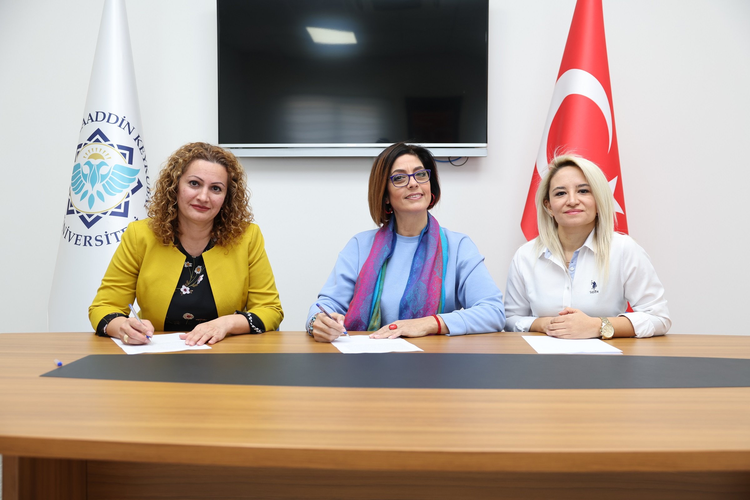 Alanyalı Esnaftan ALKÜ’ye Kadavra Bağışı