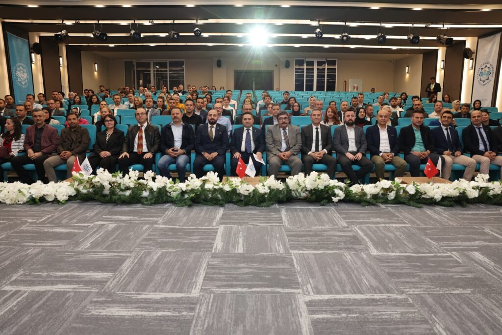 ALKÜ Ailesi Bayramlaştı - Mega TV ALKU AILESI BAYRAMLASTI 4 - Mega TV