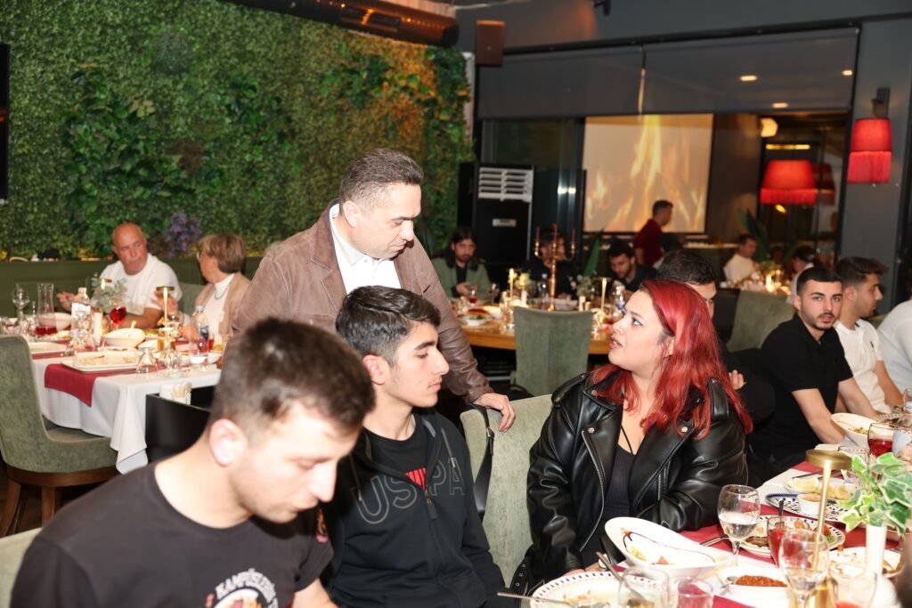 ALKULU TOPLULUK BASKANLARI REKTOR TURKDOGAN ILE IFTARDA BULUSTU 10 - Mega TV