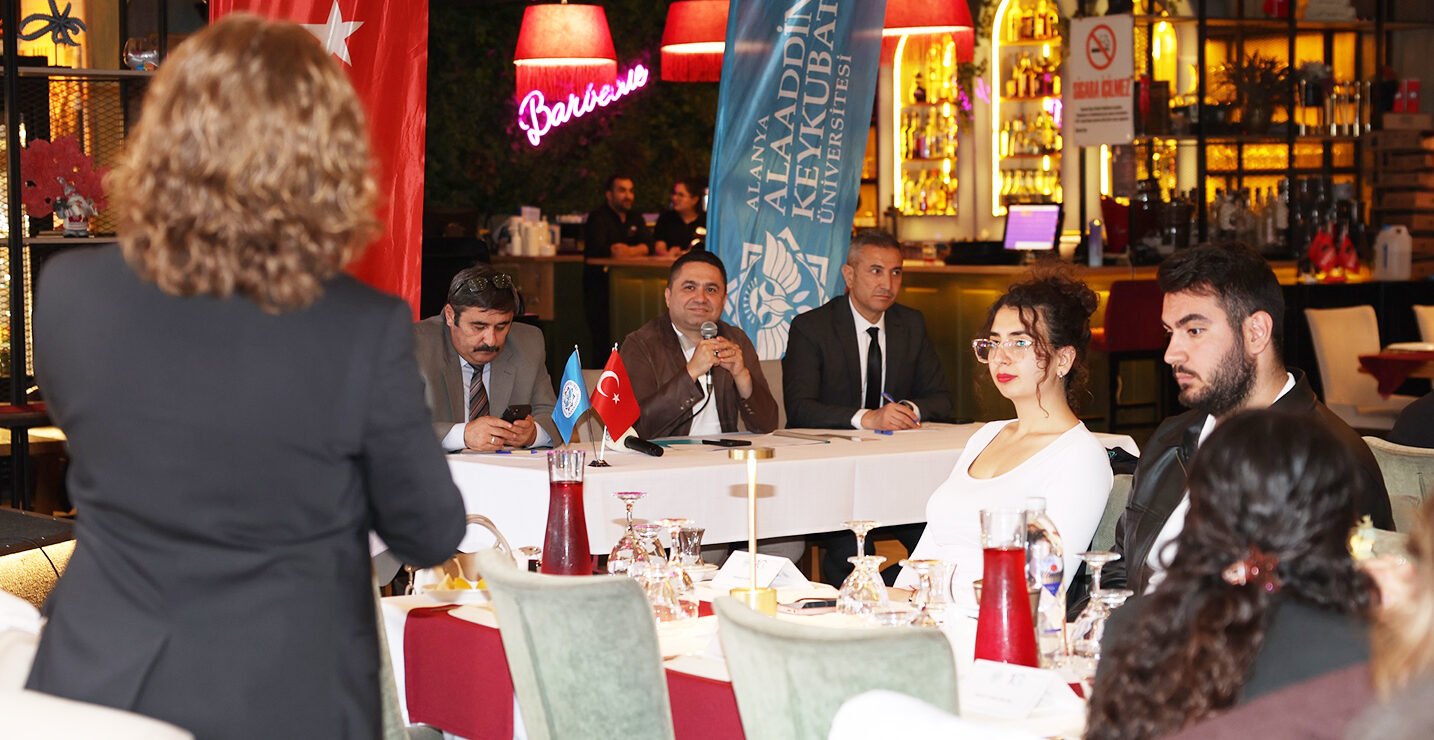 ALKÜ’lü Topluluk Başkanları, Rektör Türkdoğan ile İftarda Buluştu