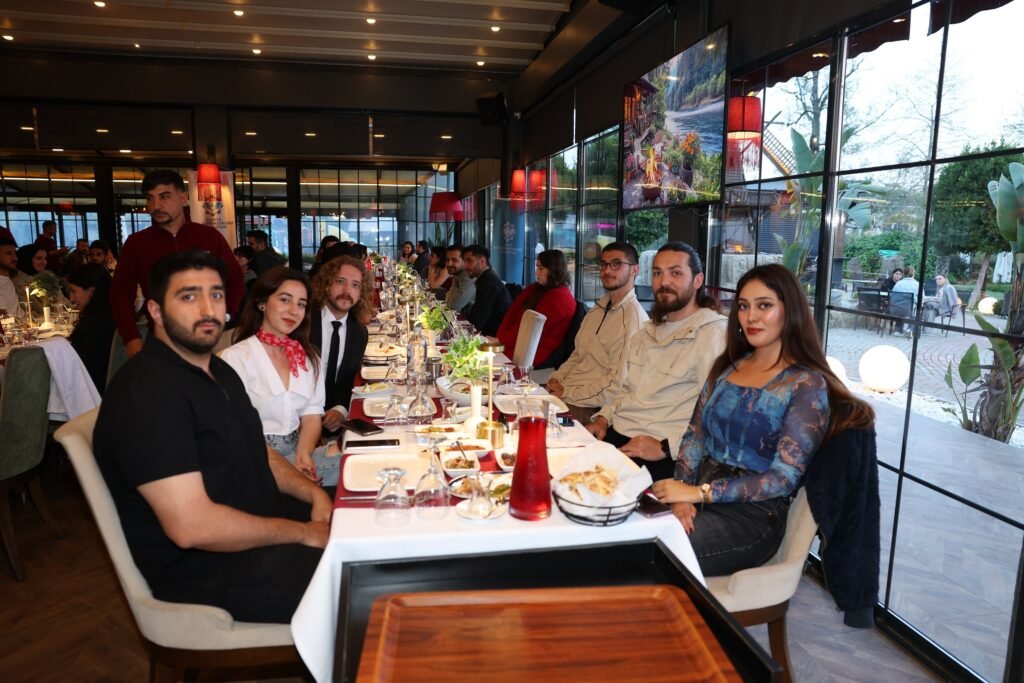 ALKULU TOPLULUK BASKANLARI REKTOR TURKDOGAN ILE IFTARDA BULUSTU 5 - Mega TV