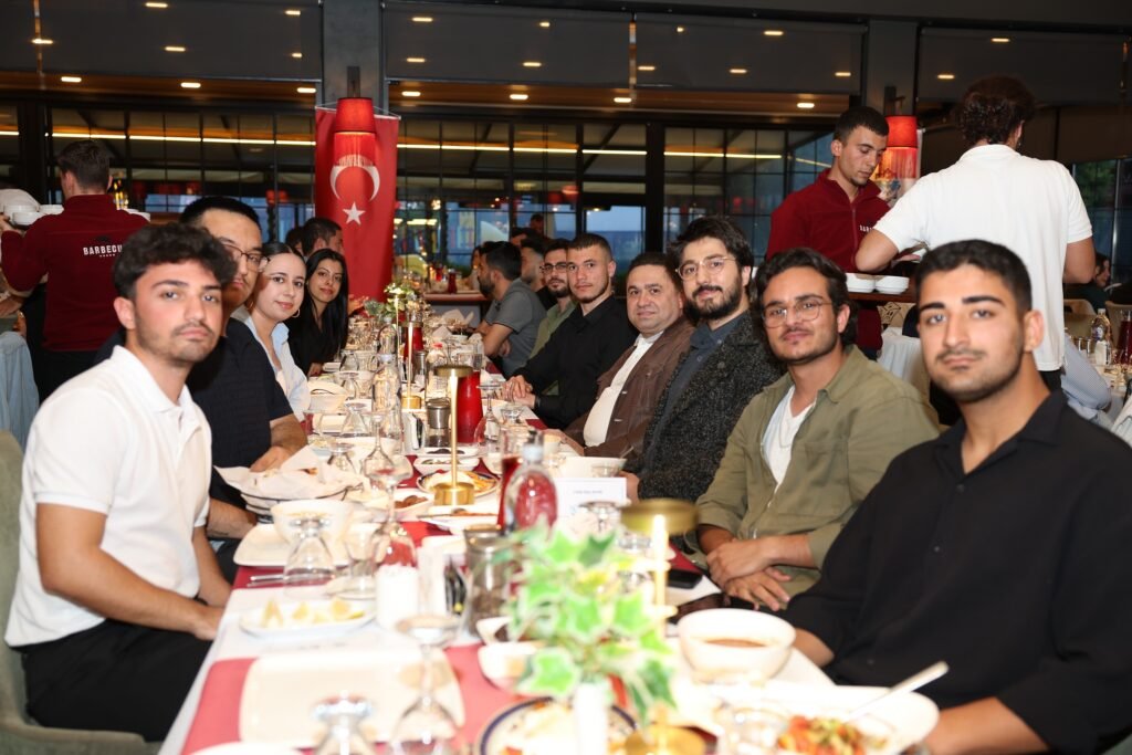 ALKULU TOPLULUK BASKANLARI REKTOR TURKDOGAN ILE IFTARDA BULUSTU 9 - Mega TV