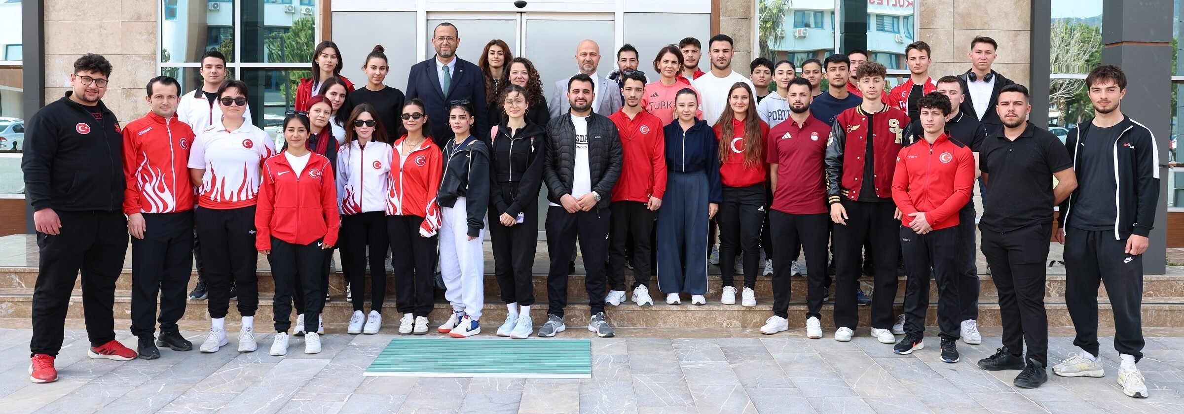 ALKÜ’nün Gururları Rektör Türkdoğan ile Buluştu